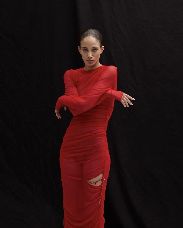 40 Stunning Christmas Party Outfits for 2024