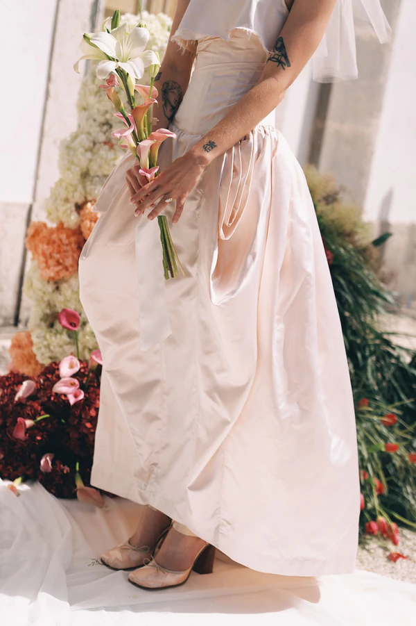 A Fever Dream Lisbon Wedding Where Art & History Collide at Palácio do Grilo