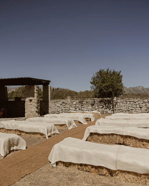 A Playful & Artistic Rural Wedding in Countryside of Madrid — photo 2