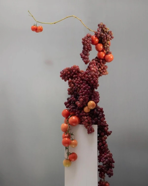 35 Artistic Fruit & Vegetable Centerpiece Arrangements