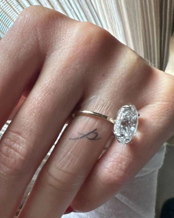 8 Fun, Stylish & Creative Engagement Announcement Ideas