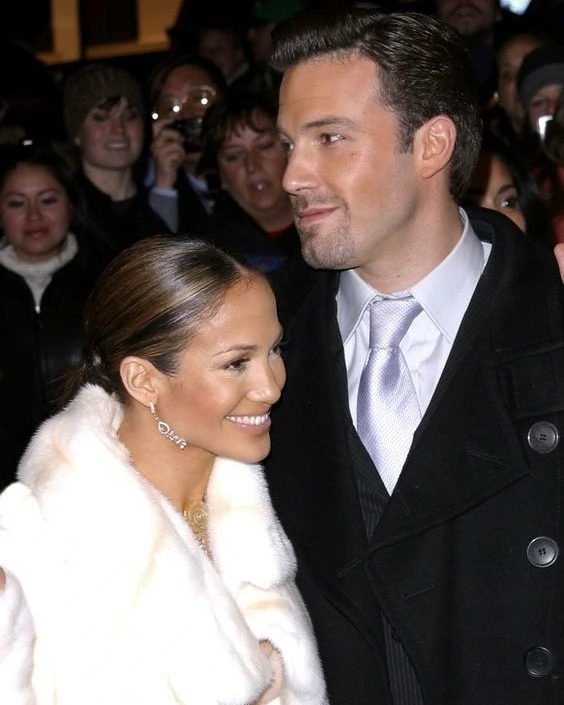 Jennifer Lopez and Ben Affleck tie the knot in Vegas