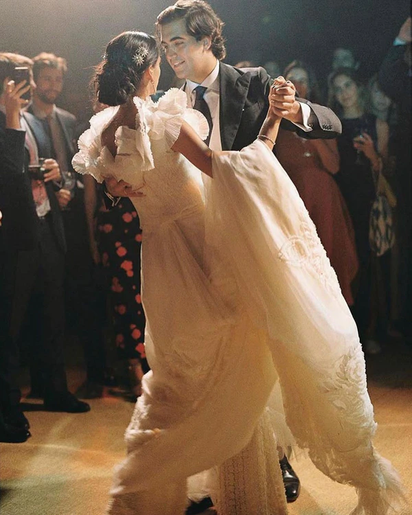 Which Wedding First Dance Style is Right for You?