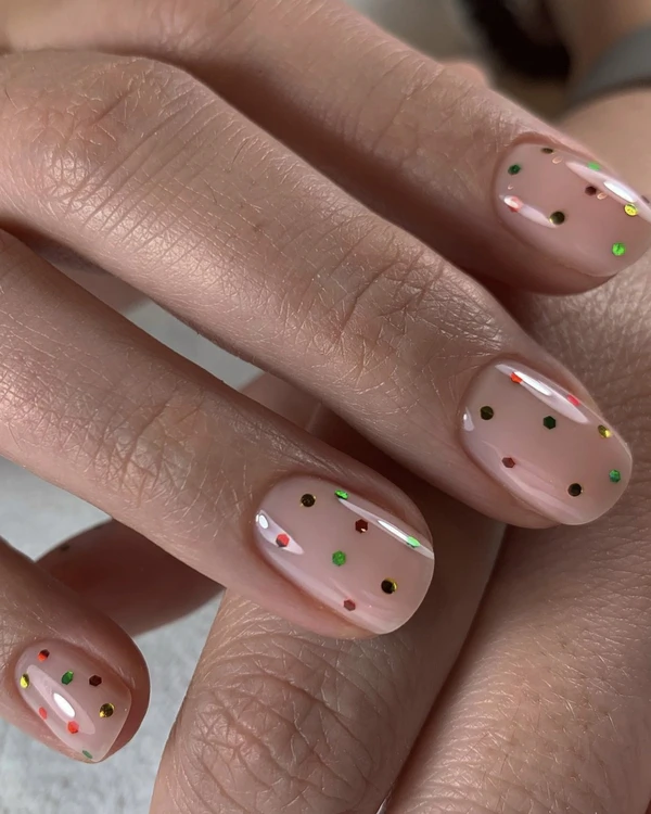 30 Nail Designs to Try This Holiday Season