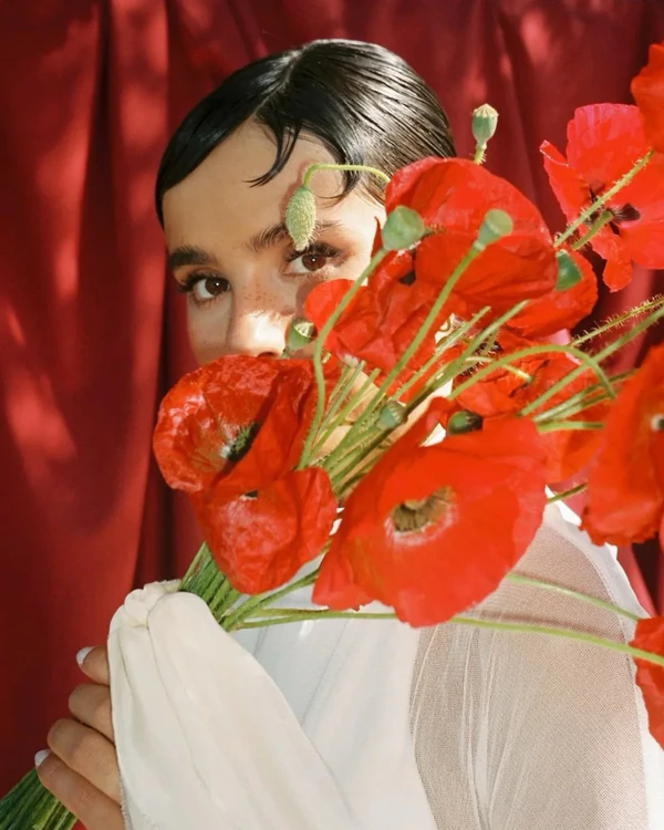 <a href="https://www.instagram.com/weare.flo/">Flo</a>, Photography: <a href="https://www.instagram.com/lucasantiagoph/">Lucas Santiago</a>
