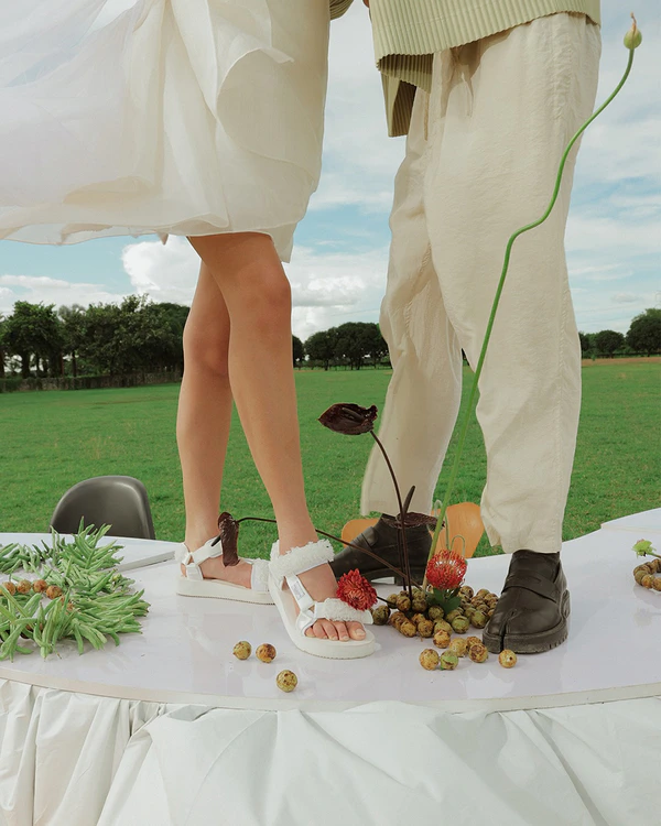40 Unique Portraits Ideas for the Bride and Groom
