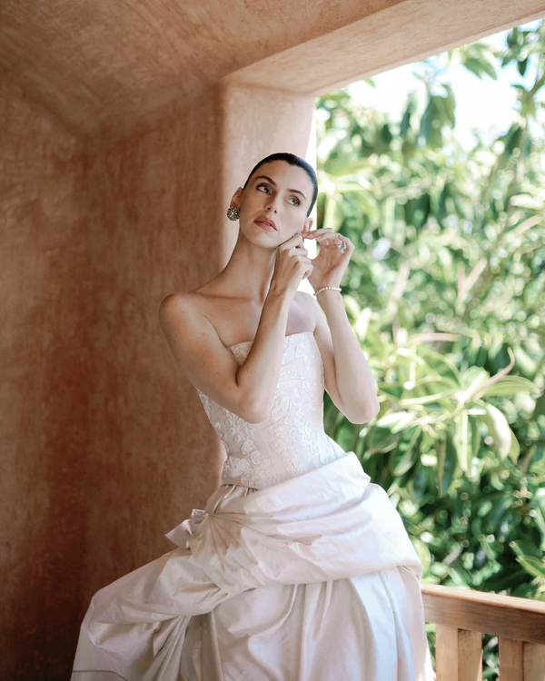 45 Must-Save Getting Ready Wedding Photos That Capture the Magic