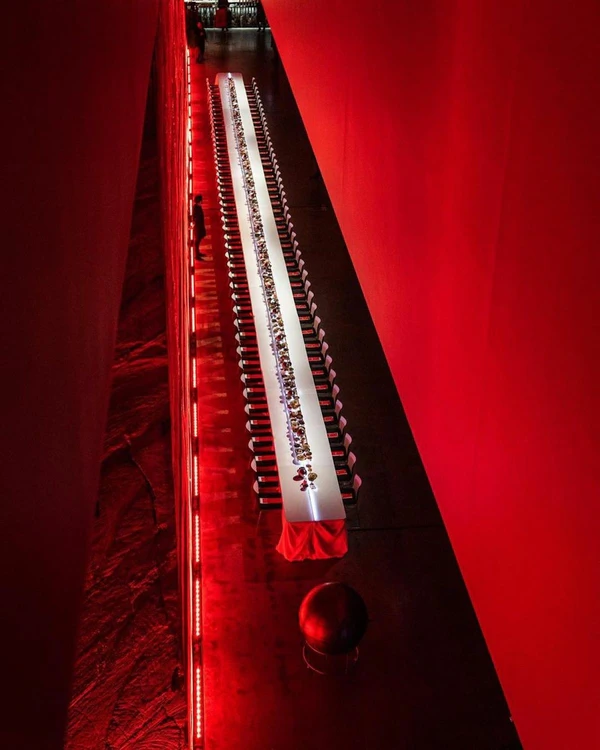 Trend: Red Event Styling — photo 1