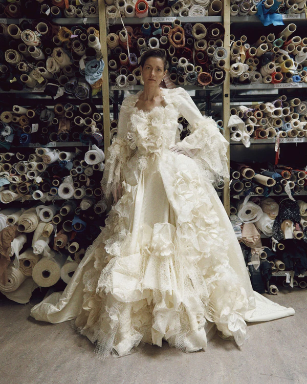 <a href="https://www.viviennewestwood.com/bridal/couture/2026/pompadour-gown/Pompadour+Gown-Bridal-COUTURE-2026.html">Vivienne Westwood Couture﻿</a>