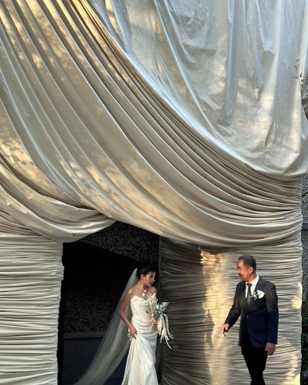 Trend: Draped Fabric Installations