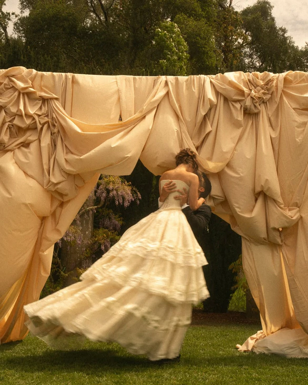 65 Must-Save Cinematic Wedding Photo Ideas that Feel Straight Out of a Movie — photo 2