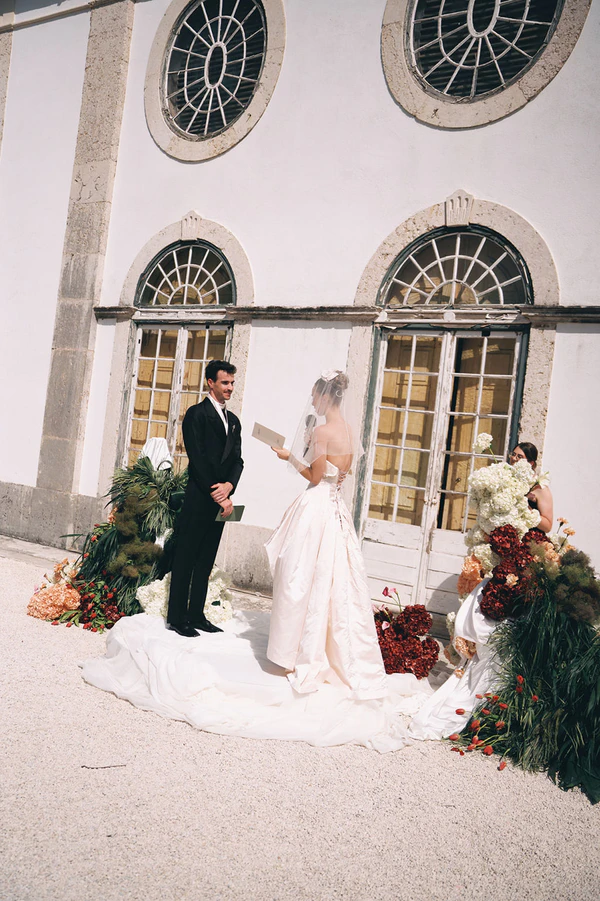 A Fever Dream Lisbon Wedding Where Art & History Collide at Palácio do Grilo