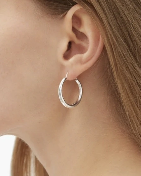 Minimalist Earrings to Compliment Your Wedding Look