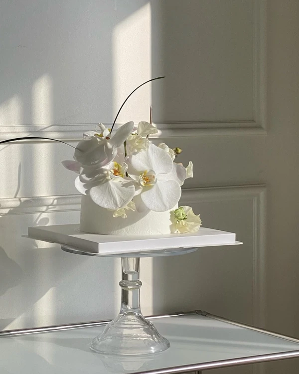 30 Cake Ideas for Your Spring Wedding