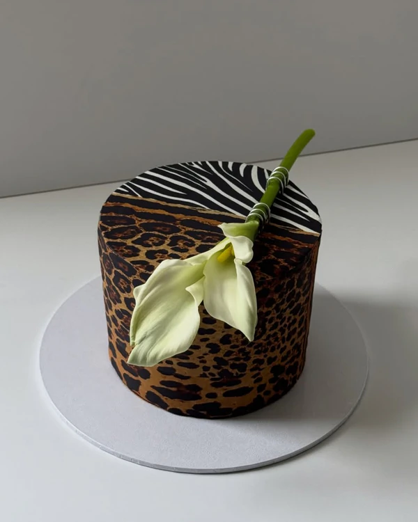 <a href="https://www.instagram.com/p/DWmtWE2jYi_/?img_index=1">The Heartbaker</a>