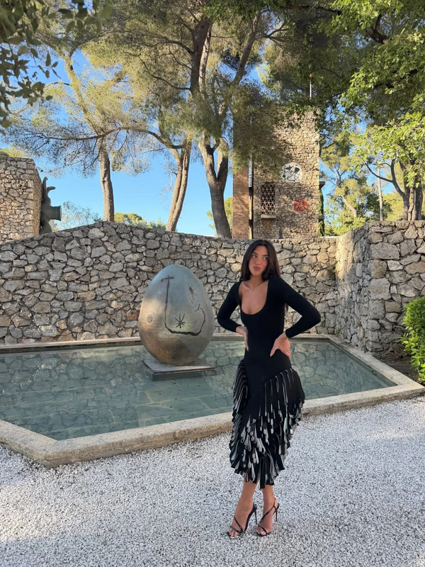 Dua Lipa Shares Her Favorite Places to Eat, Drink, Shop & Explore Around the World — photo 1