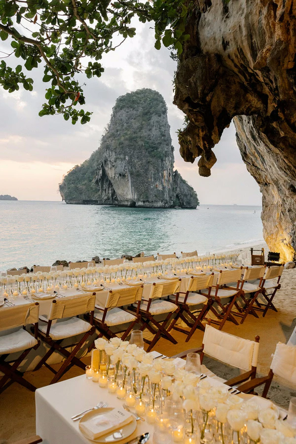 <a href="https://www.instagram.com/p/DOOWsweDHZW/?img_index=1">The Wedding Bliss Thailand</a>, Photography: <a href="https://www.instagram.com/bringmesomewherenice/">Bring Me Somewhere Nice</a>