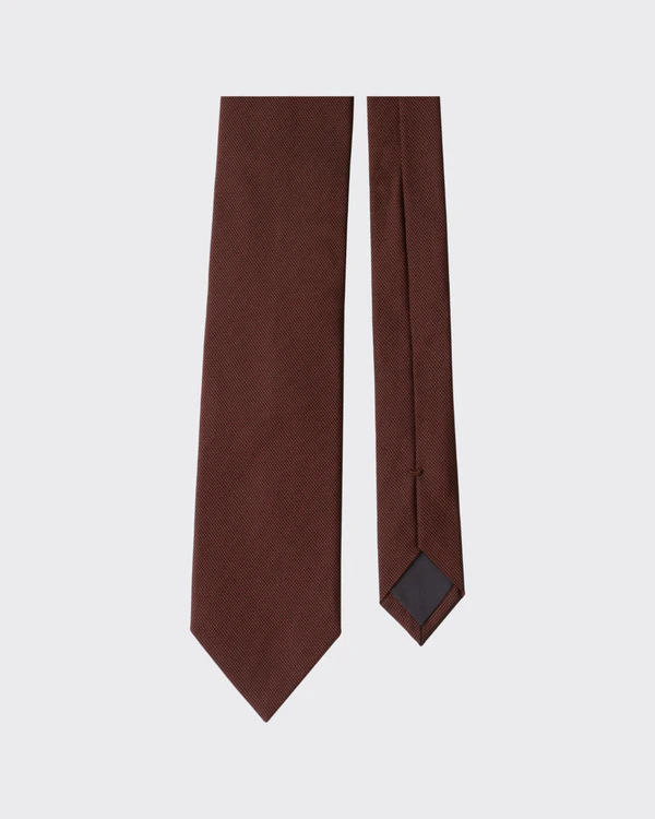 Ties for Grooms: 12 Stylish Options to Complement the Look