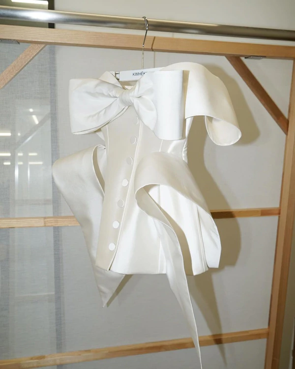 12 Stunning Mini Dresses for Your Big Day — photo 2