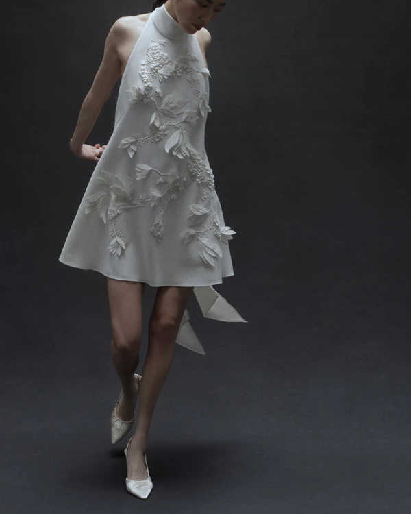 30 Breathtaking Bridal Dresses Perfect for a Wedding in Spain