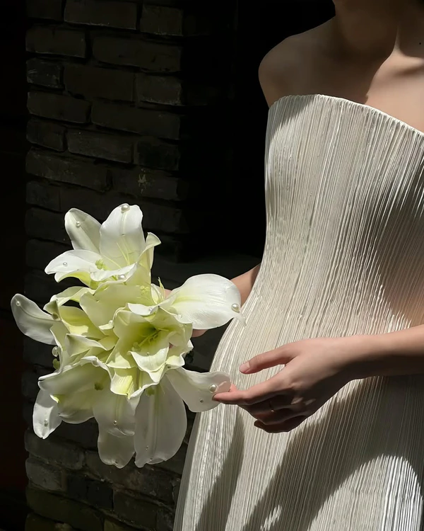 9 Stylish Bouquet Trends We're Loving for Brides Right Now