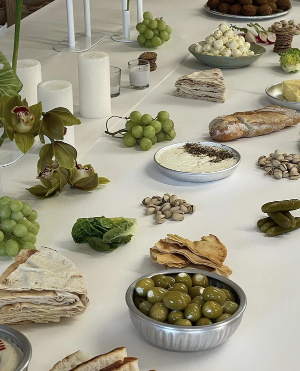 It's House Parties Season: Christmas Tables Trends