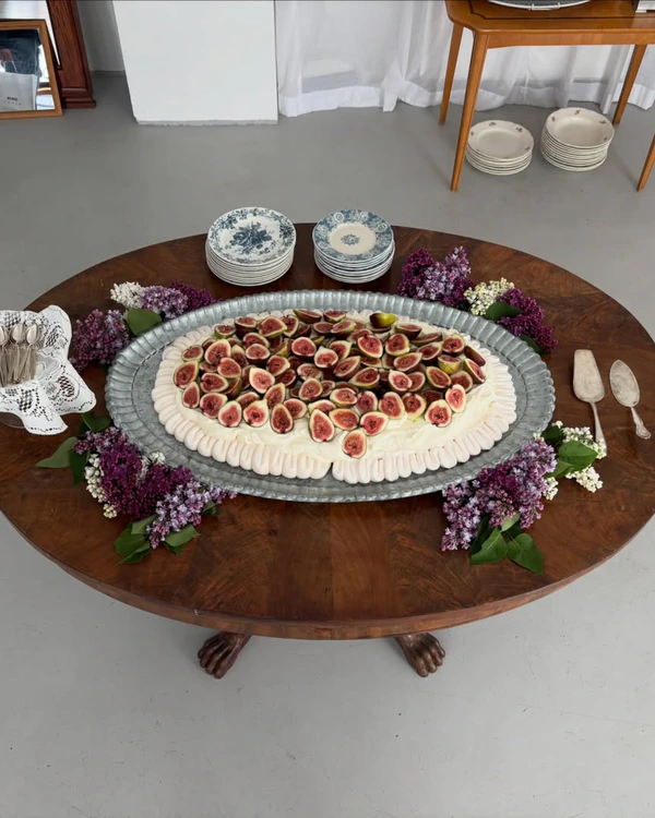 <a href="https://www.instagram.com/klaras.table/p/DYlzXvYCPt2/?hl=en&img_index=3">Klaras Table</a>