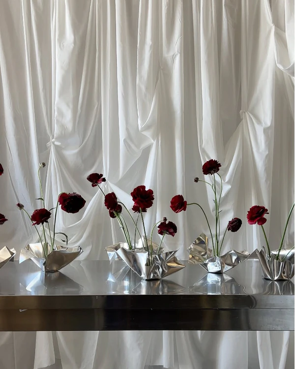Trend: Chrome Blooms