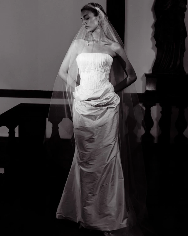 18 Chic Statuesque Bridal Dresses from the Fall '26 Season — photo 1