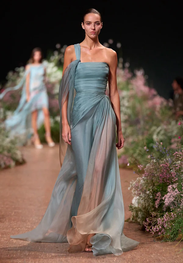 <a href="https://www.instagram.com/p/DeC1LUxO4q9/">Elie Saab Spring-Summer 2027</a>
