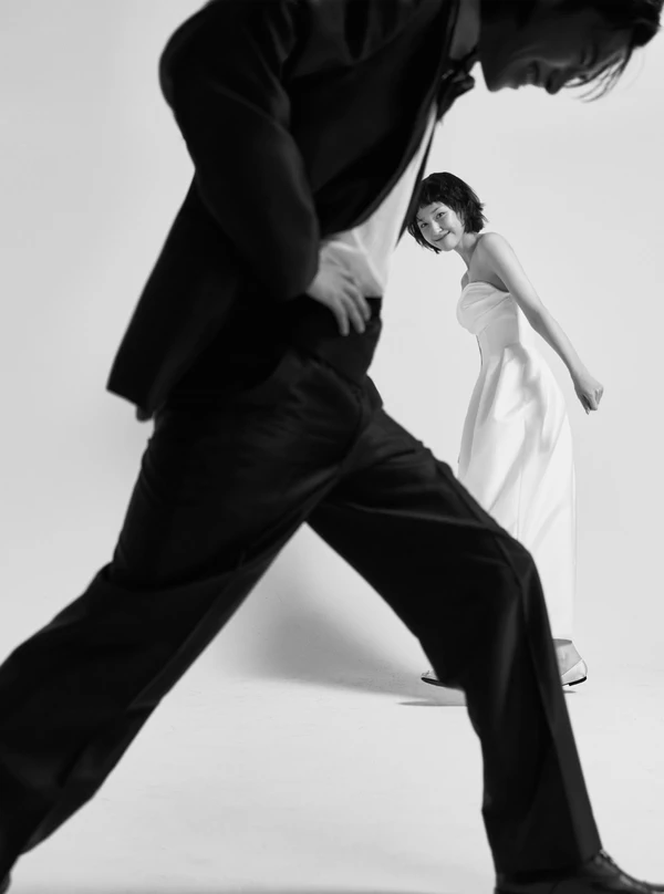 Photography: <a class="x1i10hfl xjbqb8w x1ejq31n x18oe1m7 x1sy0etr xstzfhl x972fbf x10w94by x1qhh985 x14e42zd x9f619 x1ypdohk xt0psk2 x3ct3a4 xdj266r x14z9mp xat24cr x1lziwak xexx8yu xyri2b x18d9i69 x1c1uobl x16tdsg8 x1hl2dhg xggy1nq x1a2a7pz _a6hd" href="https://www.instagram.com/p/DZ-aDoNExRV/?img_index=1" role="link">Junghwazin</a>