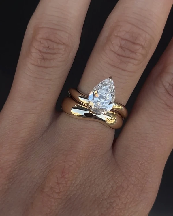 <a href="https://www.instagram.com/p/DV_R7WvFIed/?img_index=1">KAYGE STUDIO Ring﻿</a>