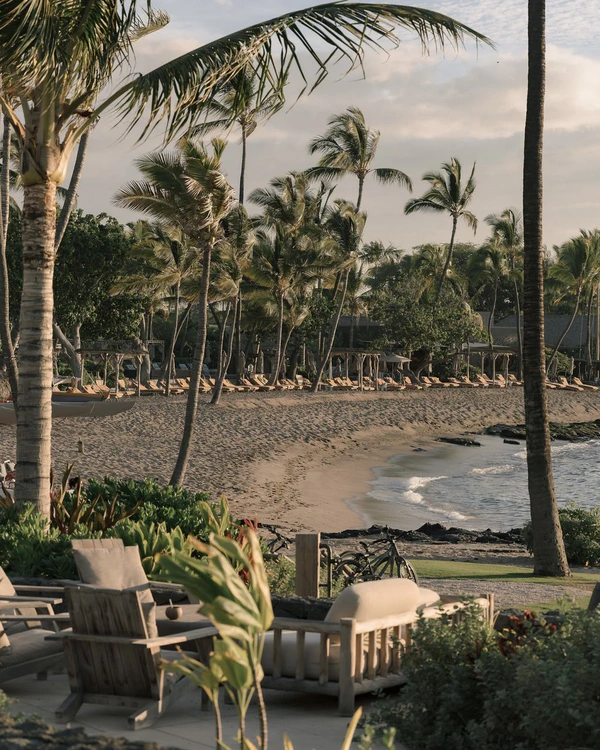 A Tropical Black-Tie Beach Wedding Weekend in Hawaii