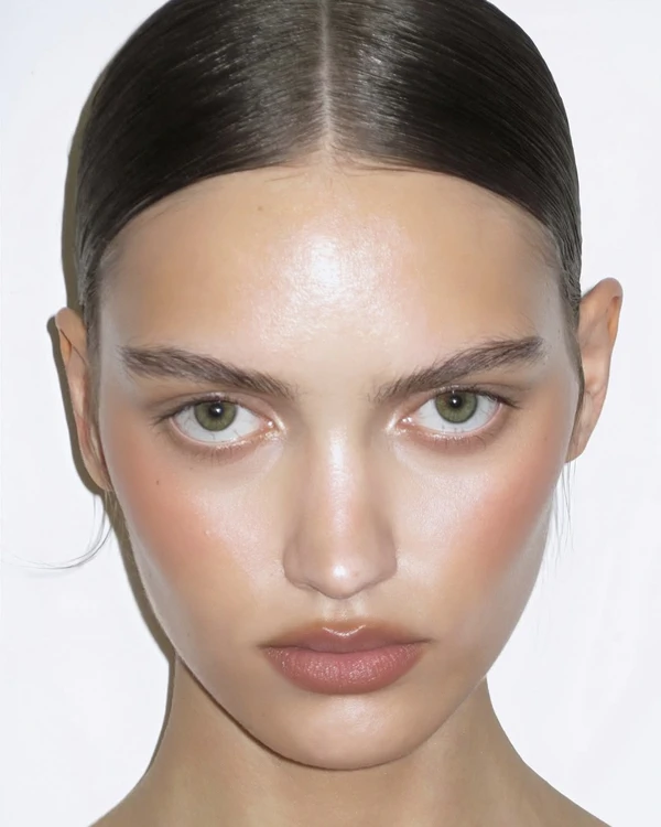 <a href="https://www.instagram.com/p/DU7znehjOB6/?img_index=1" target="_blank">Christina Yakovleva</a>