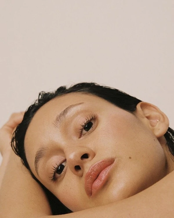 5 Sheer Lipsticks for a Wedding Ceremony — photo 1
