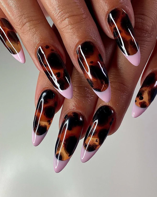 <a href="https://www.instagram.com/p/DOYPWg5jeZD/?img_index=1">Lenavitch Nailz</a>