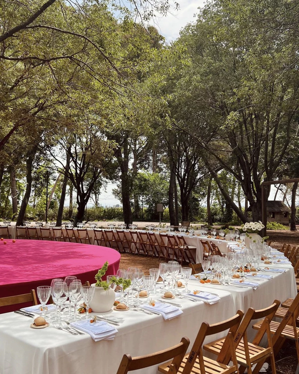 How to Choose Perfect Colors for Your Spring Wedding