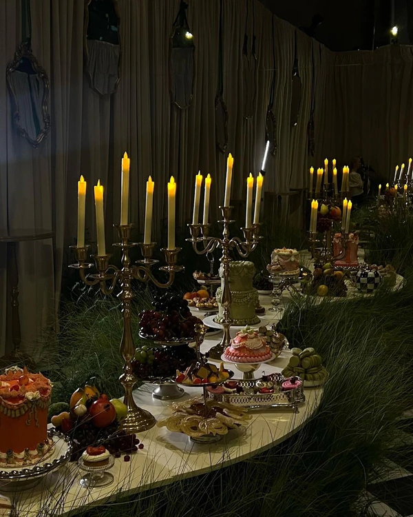 Trend: Curved Tablescapes