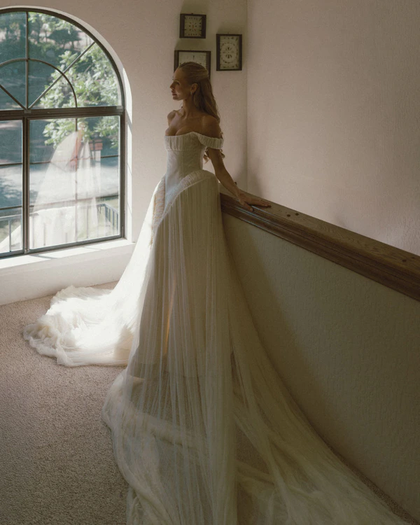 Influencer Jade Mitchell-Clyde's Chic Black-Tie Wedding in California's Gold Country