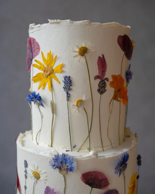 Trendy Wedding Cakes 2022