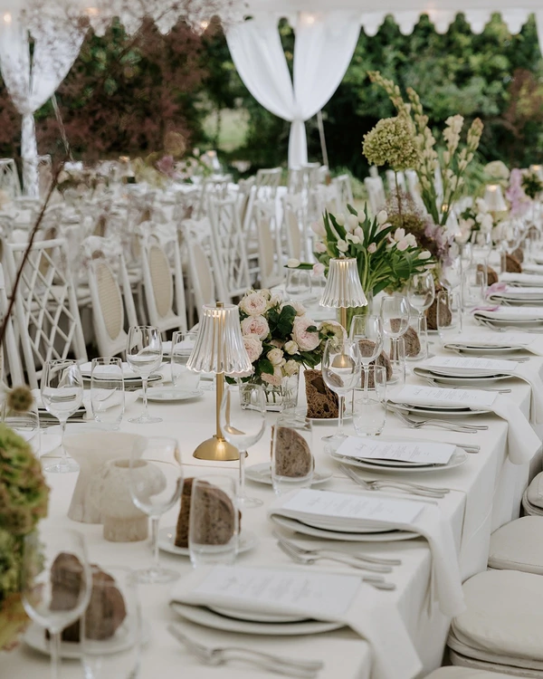 An Elegant Garden Wedding with a Traditional Korean Twist