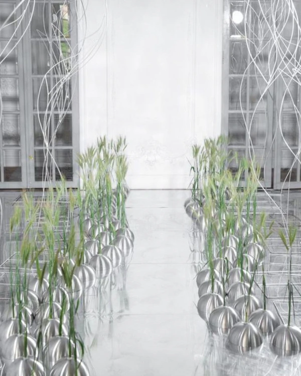 45 Silver Wedding Decor Ideas That Are Totally on Trend