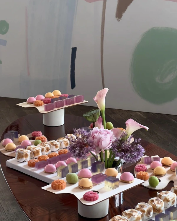 Pink Wedding Cakes & Desserts