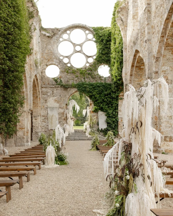 <a href="https://www.instagram.com/p/DW1H4S3FbZM/?img_index=1">Apricity Event Co</a>, Photography: <a href="https://www.instagram.com/weddingsbynato/">Weddings By Nato</a>