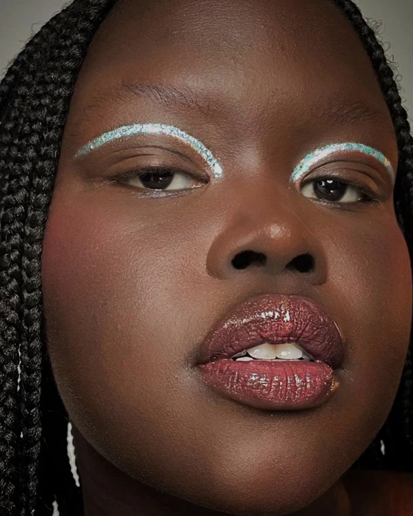Makeup Trend: Statement Colorful Eyeliner