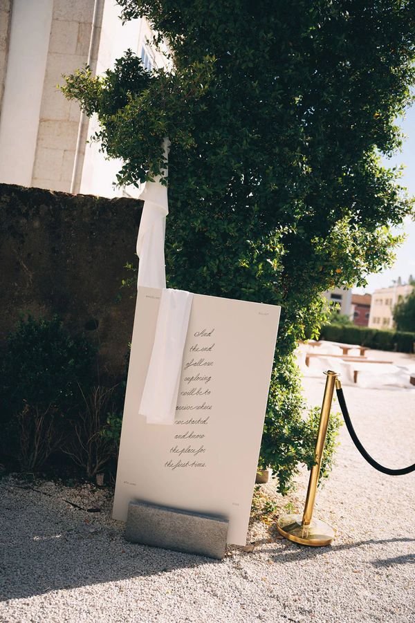 A Fever Dream Lisbon Wedding Where Art & History Collide at Palácio do Grilo