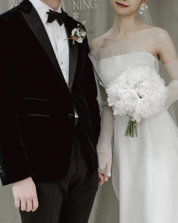 An Intimate Sustainable Wedding in China