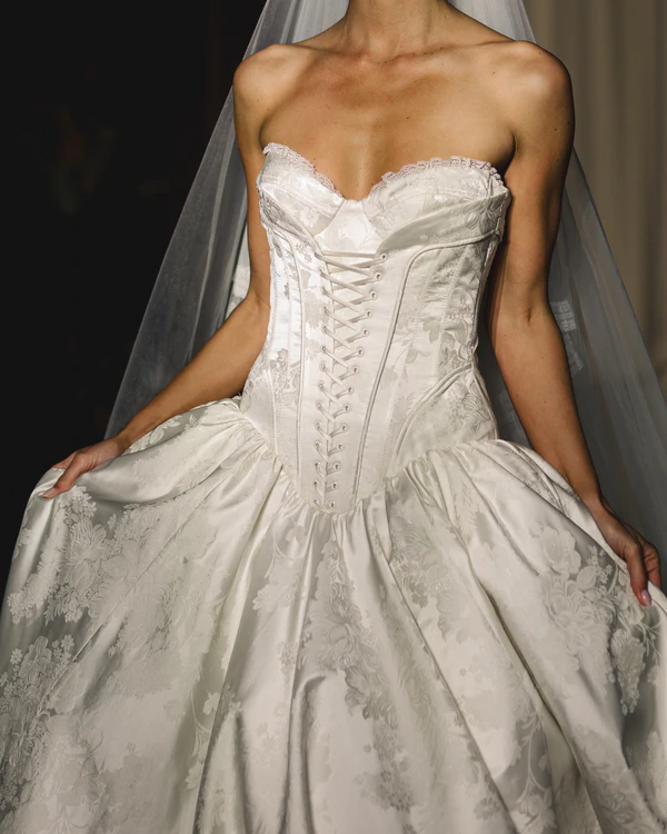 <a href="https://www.instagram.com/berta?igsh=dzkwbXlvMGNnNXJ0">Berta</a>