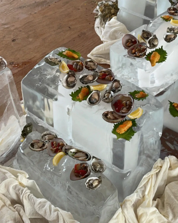 20 Stunning Ice Sculpture Ideas for Your Wedding
