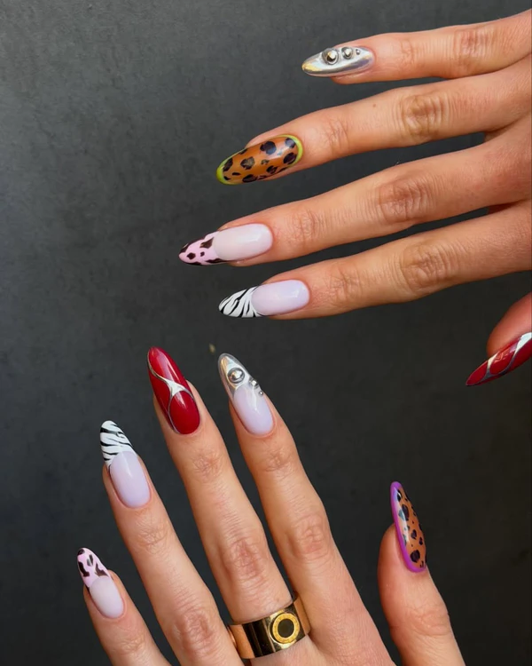 <a href="https://www.instagram.com/p/DWo96N0CKV9/?img_index=1">Chummy Nails</a>